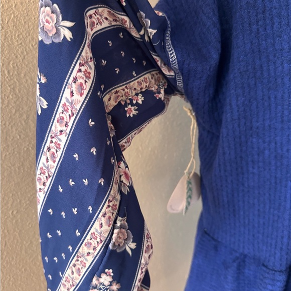 Multicolored Waffle Knit Long Sleeve Floral Boxy Hoodie - Picture 7 of 9